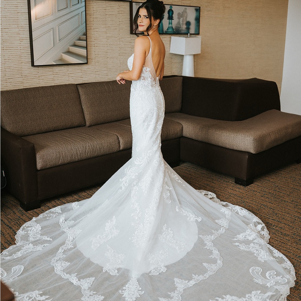 Elegant White Lace Wedding Dress - Essence of Australia D2771